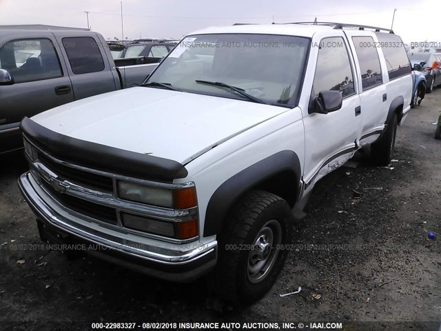 3GNGK26J5XG102766 - 1999 CHEVROLET SUBURBAN K2500 WHITE photo 2