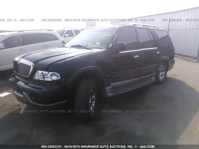 5LMPU28A7YLJ14642 - 2000 LINCOLN NAVIGATOR BLACK photo 2