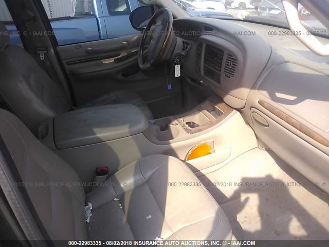 5LMPU28A7YLJ14642 - 2000 LINCOLN NAVIGATOR BLACK photo 5
