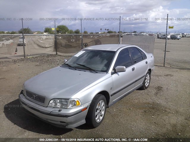 YV1VS2551YF442742 - 2000 VOLVO S40 SILVER photo 2