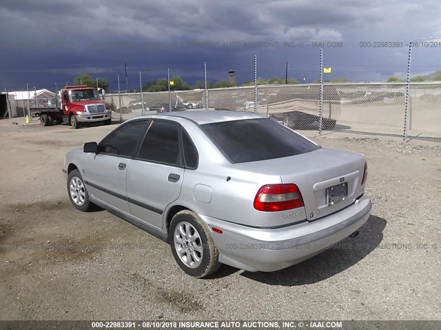 YV1VS2551YF442742 - 2000 VOLVO S40 SILVER photo 3