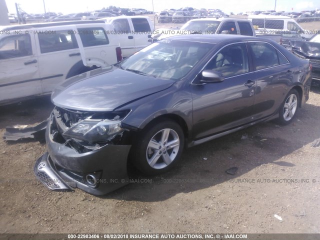 4T1BF1FK2EU420537 - 2014 TOYOTA CAMRY L/SE/LE/XLE 灰色 照片 2