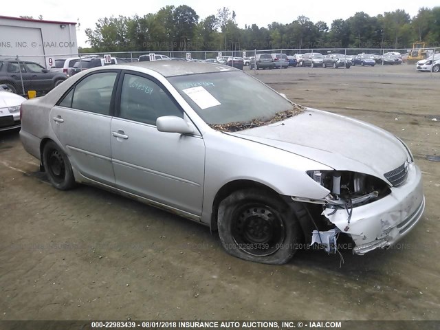 4T1BE32K32U613019 - 2002 TOYOTA CAMRY LE/XLE/SE Gümüş foto 1