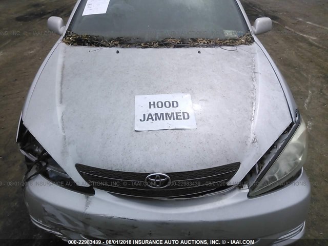 4T1BE32K32U613019 - 2002 TOYOTA CAMRY LE/XLE/SE Gümüş foto 10