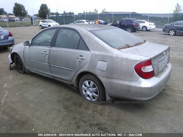 4T1BE32K32U613019 - 2002 TOYOTA CAMRY LE/XLE/SE Gümüş foto 3