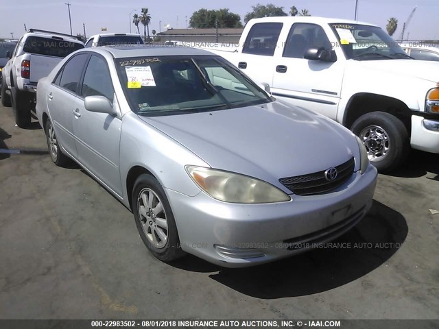4T1BF30K62U537618 - 2002 TOYOTA CAMRY LE/XLE/SE 银色 照片 1
