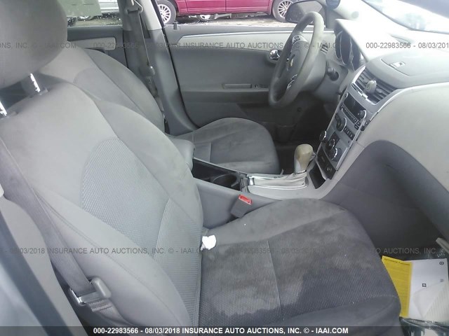 1G1ZB5E1XBF383454 - 2011 CHEVROLET MALIBU LS Күміс фото 5
