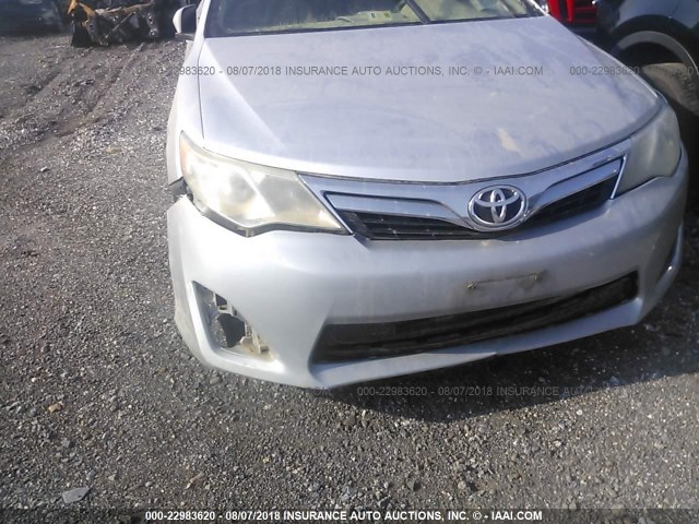 4T1BF1FK7DU656406 - 2013 TOYOTA CAMRY L/SE/LE/XLE ვერცხლისფერი ფოტო 6