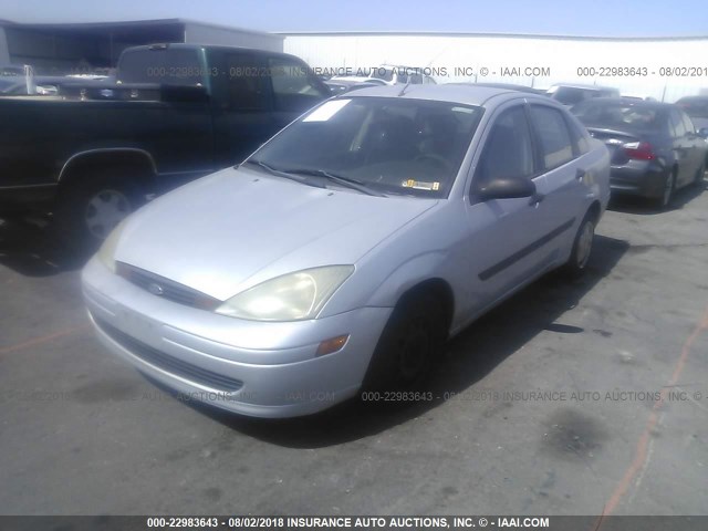 1FAFP33PX2W295579 - 2002 FORD FOCUS LX SILVER photo 2