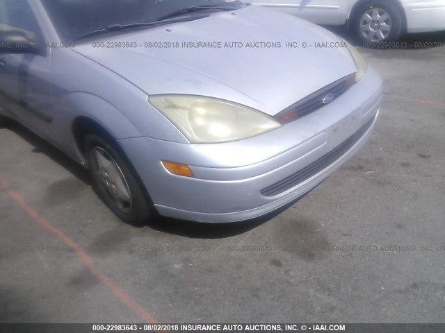 1FAFP33PX2W295579 - 2002 FORD FOCUS LX SILVER photo 6