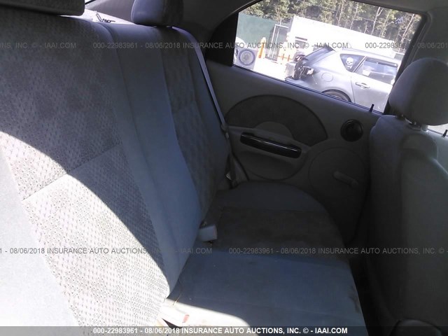 KL1TD52684B116256 - 2004 CHEVROLET AVEO SILVER photo 8