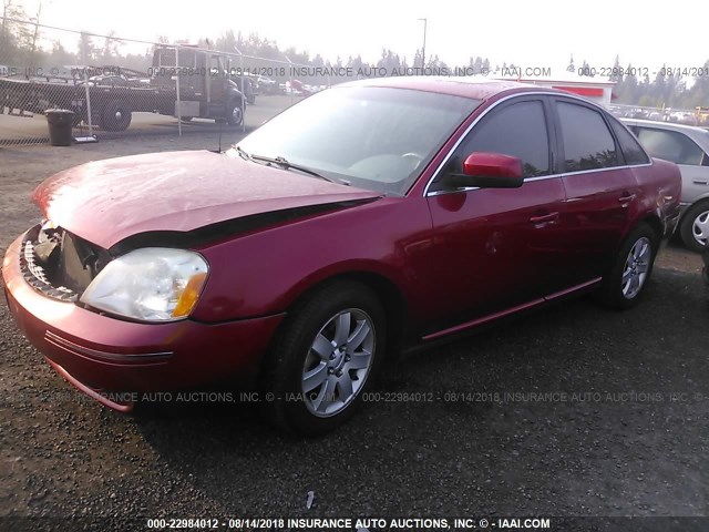 1FAFP24137G105157 - 2007 FORD FIVE HUNDRED SEL RED photo 2