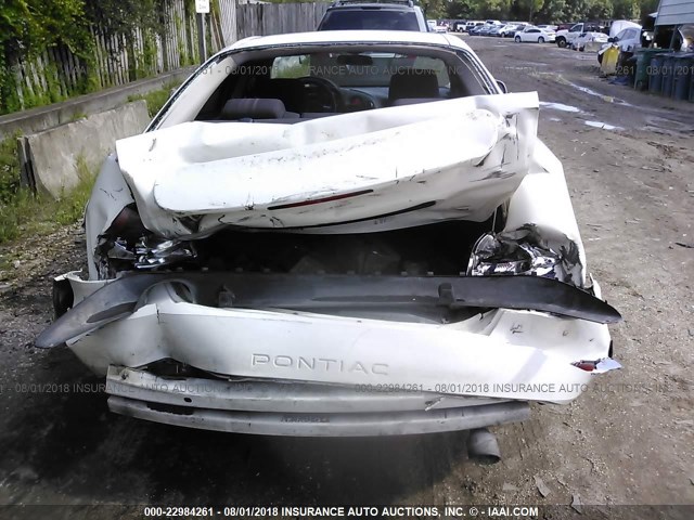 2G2WP552771120443 - 2007 PONTIAC GRAND PRIX WHITE photo 6