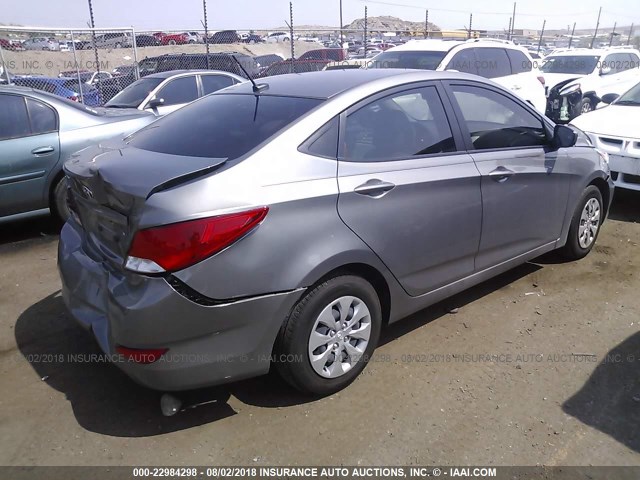 KMHCT4AE5HU365635 - 2017 HYUNDAI ACCENT SE GRAY photo 4