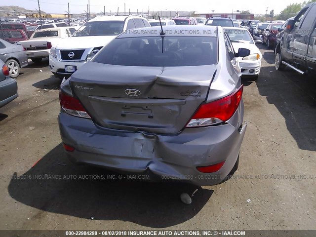 KMHCT4AE5HU365635 - 2017 HYUNDAI ACCENT SE GRAY photo 6