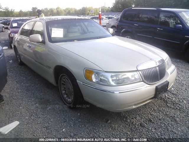 1LNHM83W82Y672037 - 2002 LINCOLN TOWN CAR CARTIER TAN photo 1