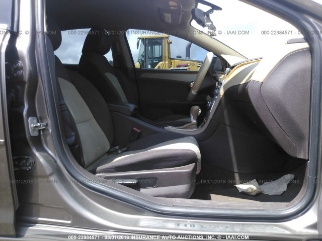 1G1ZC5E17BF111649 - 2011 CHEVROLET MALIBU 1LT ოქროსფერი ფოტო 5