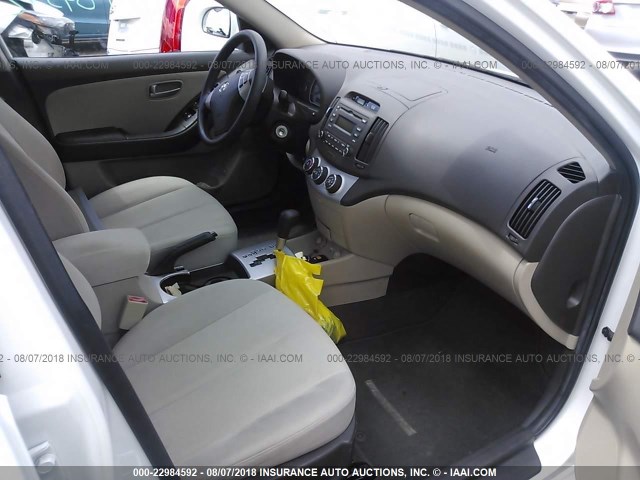 KMHDU46D69U589807 - 2009 HYUNDAI ELANTRA GLS/SE WHITE photo 5