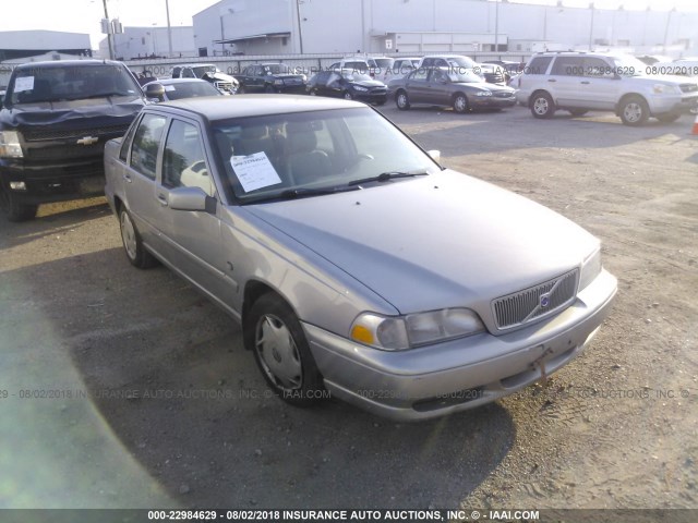 YV1LS55A0X2602962 - 1999 VOLVO S70 GRAY photo 1