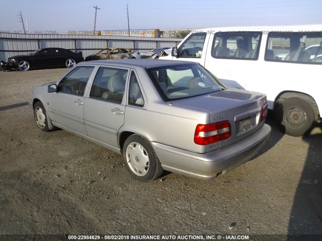 YV1LS55A0X2602962 - 1999 VOLVO S70 GRAY photo 3