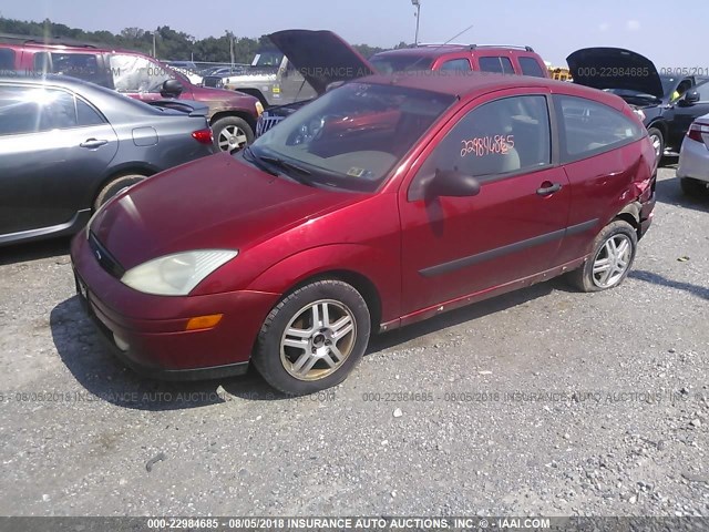 3FAFP3139YR201123 - 2000 FORD FOCUS ZX3 RED photo 2
