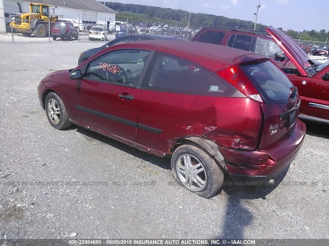 3FAFP3139YR201123 - 2000 FORD FOCUS ZX3 RED photo 3
