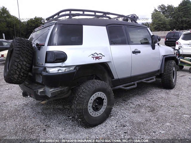 JTEBU11F570052722 - 2007 TOYOTA FJ CRUISER SILVER photo 4