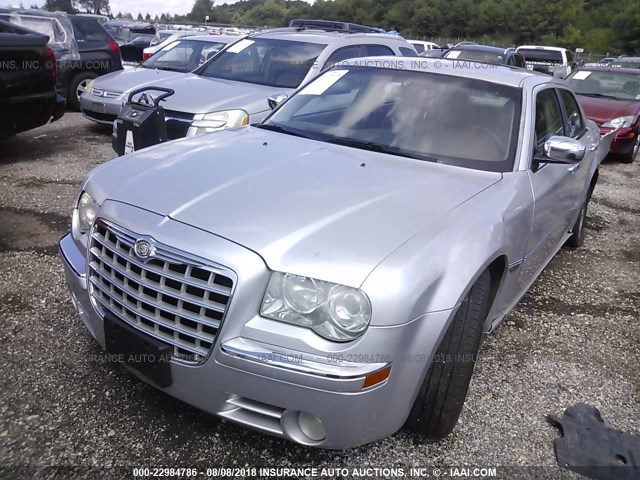 2C3AA63H95H692319 - 2005 CHRYSLER 300C SILVER photo 2