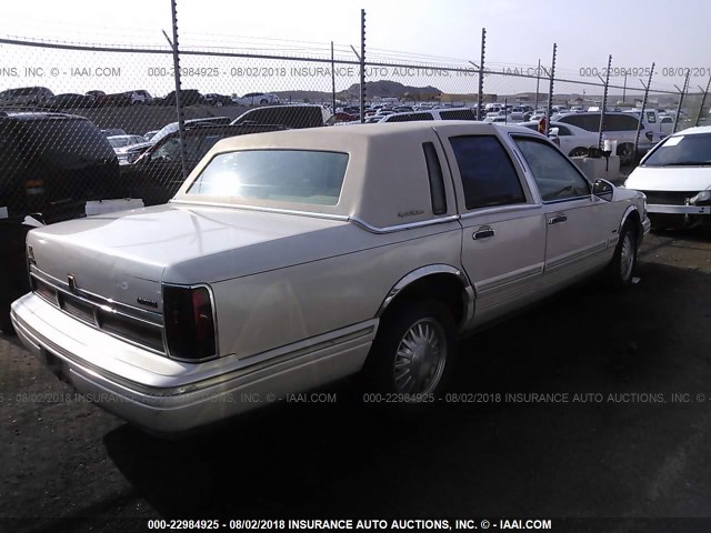 1LNLM83W4VY662488 - 1997 LINCOLN TOWN CAR CARTIER CREAM photo 4