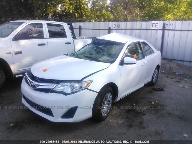 4T1BF1FK4EU400838 - 2014 TOYOTA CAMRY L/SE/LE/XLE 白色 照片 2