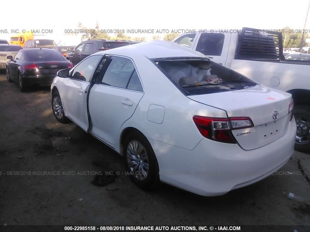 4T1BF1FK4EU400838 - 2014 TOYOTA CAMRY L/SE/LE/XLE 白色 照片 3