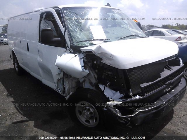 1GCWGBFPXJ1256714 - 2018 CHEVROLET EXPRESS G2500  WHITE photo 1