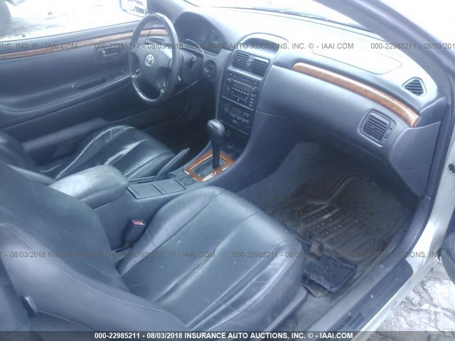 2T1CF22P02C599590 - 2002 TOYOTA CAMRY SOLARA SE/SLE Gümüş foto 5