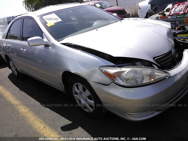 4T1BE32KX4U914549 - 2004 TOYOTA CAMRY LE/XLE/SE SILVER photo 1