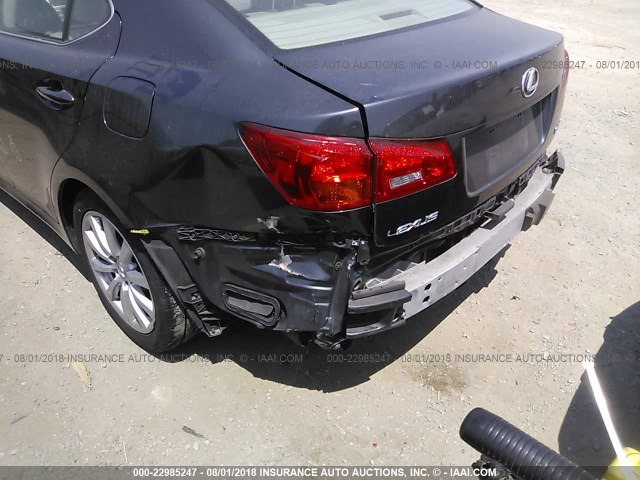 JTHBE262085019482 - 2008 LEXUS IS 350 GRAY photo 6