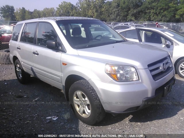 5FNYF28196B038430 - 2006 HONDA PILOT LX SILVER photo 1