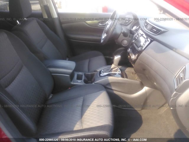 JN8AT2MT5HW396001 - 2017 NISSAN ROGUE S/SL/SV RED photo 5