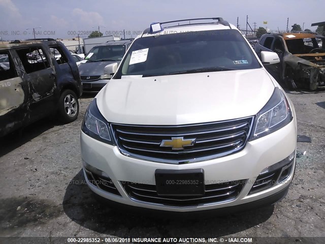 1GNKVJKD8FJ240777 - 2015 CHEVROLET TRAVERSE LTZ WHITE photo 6