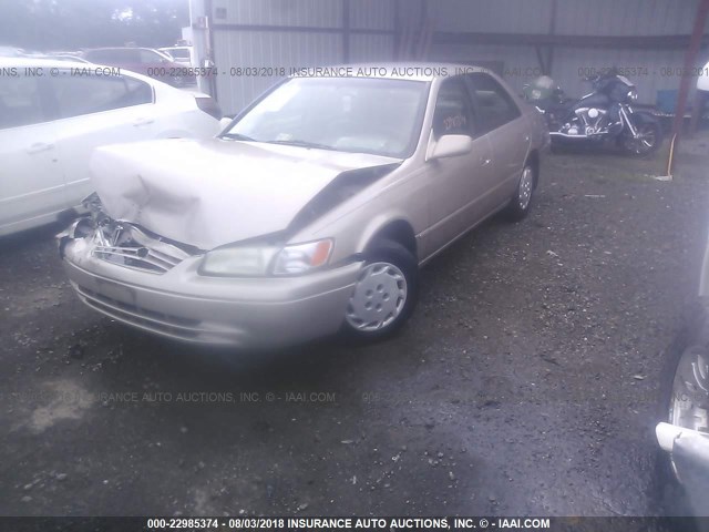 4T1BG22K0WU386415 - 1998 TOYOTA CAMRY CE/LE/XLE 金色 照片 2