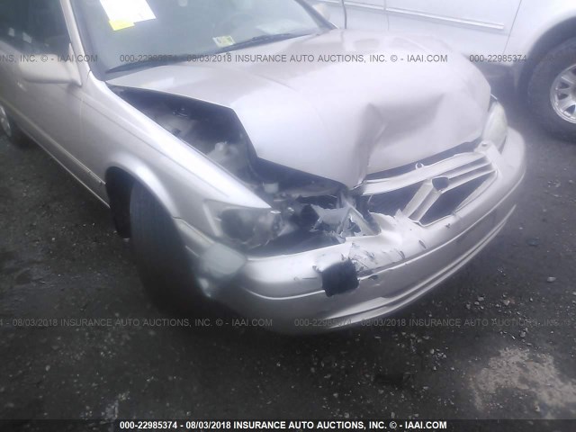 4T1BG22K0WU386415 - 1998 TOYOTA CAMRY CE/LE/XLE 金色 照片 6