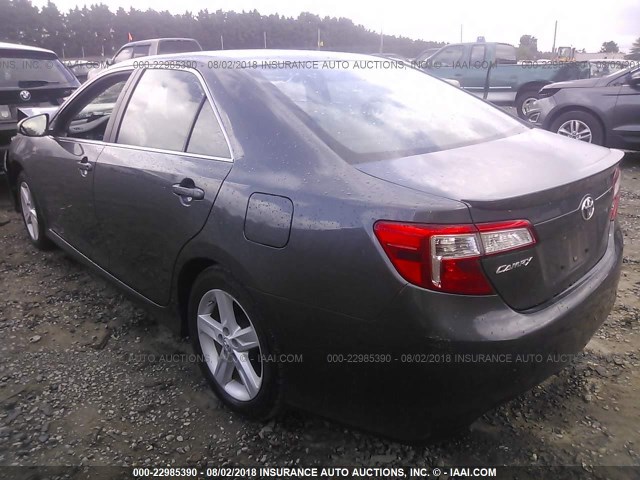 4T1BF1FK0DU227530 - 2013 TOYOTA CAMRY L/SE/LE/XLE 灰色 照片 3