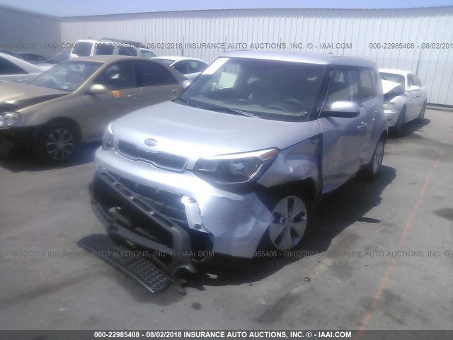 KNDJN2A22E7726202 - 2014 KIA SOUL SILVER photo 2