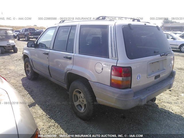 1J4GZ58S8VC617203 - 1997 JEEP GRAND CHEROKEE LAREDO/TSI SILVER photo 3