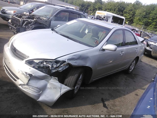 4T1BF32K42U530230 - 2002 TOYOTA CAMRY LE/XLE/SE Gümüş foto 2