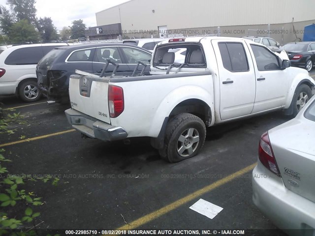 1N6AD07W45C462888 - 2005 NISSAN FRONTIER CREW CAB LE/SE/OFF ROAD WHITE photo 4