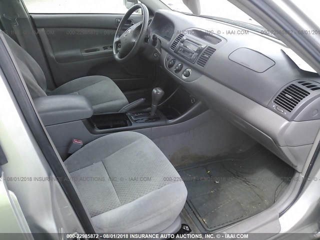 4T1BE32K63U681607 - 2003 TOYOTA CAMRY LE/XLE/SE 银色 照片 5