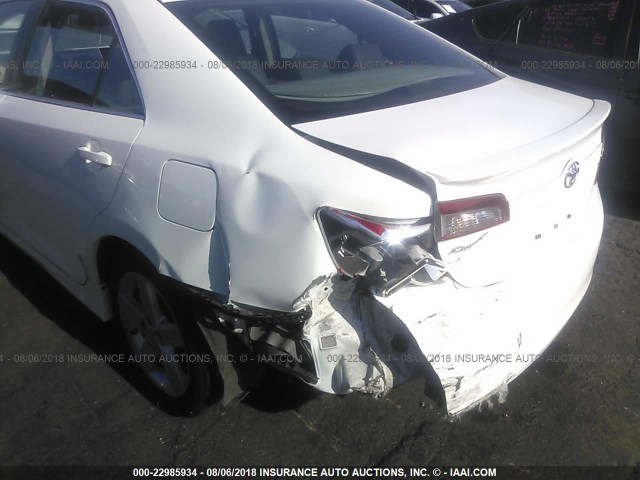 4T1BF1FK3EU349784 - 2014 TOYOTA CAMRY L/SE/LE/XLE თეთრი ფოტო 6
