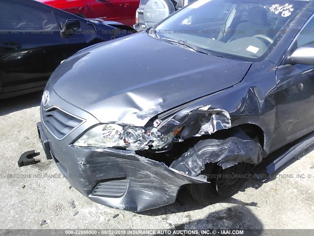 4T4BF3EK2BR170490 - 2011 TOYOTA CAMRY SE/LE/XLE ნაცრისფერი ფოტო 6