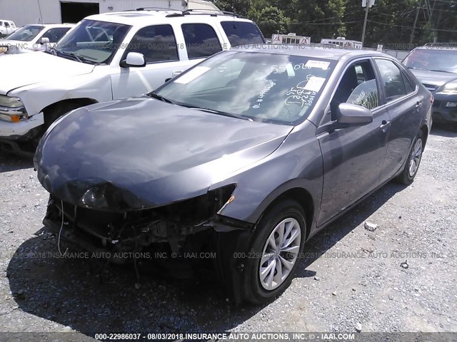 4T4BF1FK0GR552026 - 2016 TOYOTA CAMRY LE/XLE/SE/XSE 灰色 照片 2