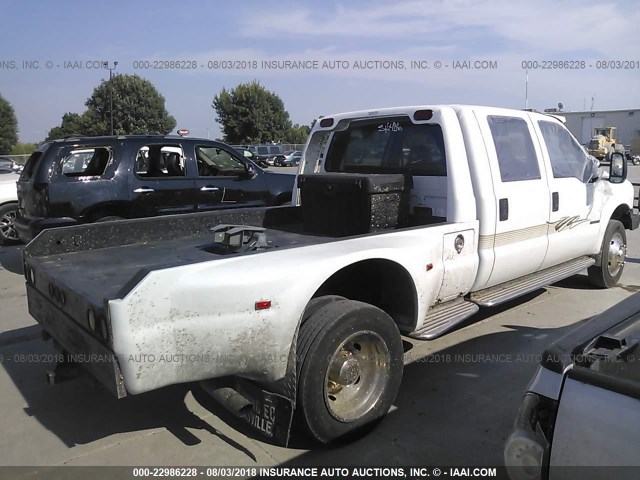 1FDXW46F4YEC25600 - 2000 FORD F450 SUPER DUTY WHITE photo 4